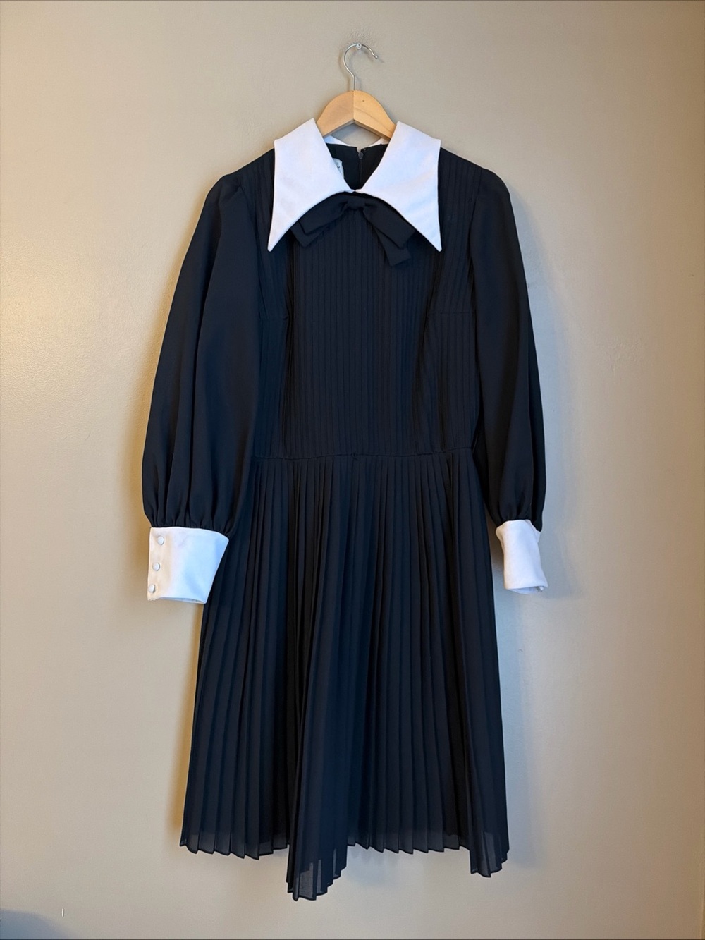 Herman Marcus Dallas Vtg Dress Size 14 Black 70's USA Wednesday Adams Accordion